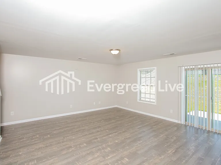 417 Riglaw Cir — Photo 8