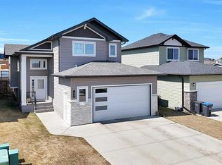 11 E Craig Rd, Sylvan Lake, AB T4S 0N7