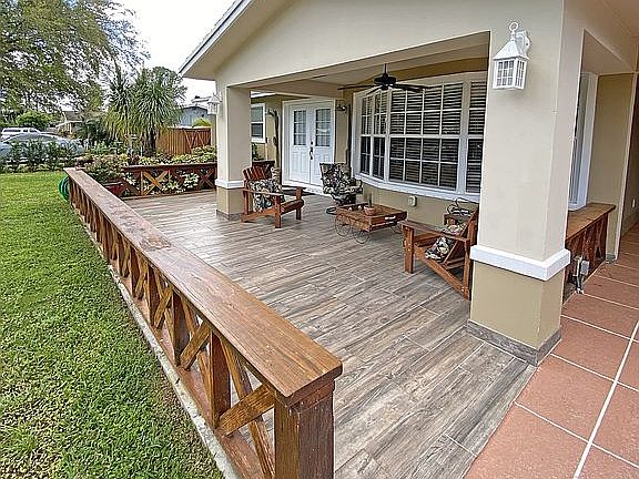 3rd image of 379 Forest Estates Dr