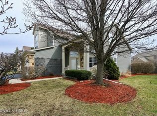 304 Gatewood Ln, Grayslake, IL 60030