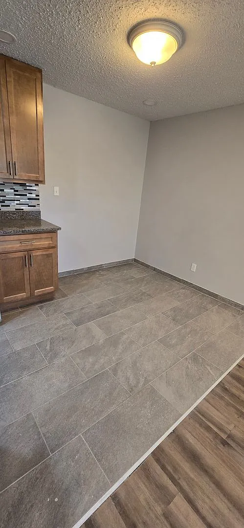 Beautifully Renovated Two Bedroom Condo in Ladue School District — Photo 4