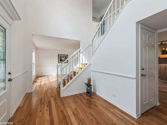 2nd image of 752 Edelweiss Dr
