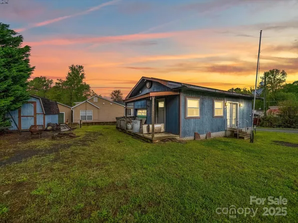 111 Sunshine Trl #A-249/250, Mount Gilead, NC 27306