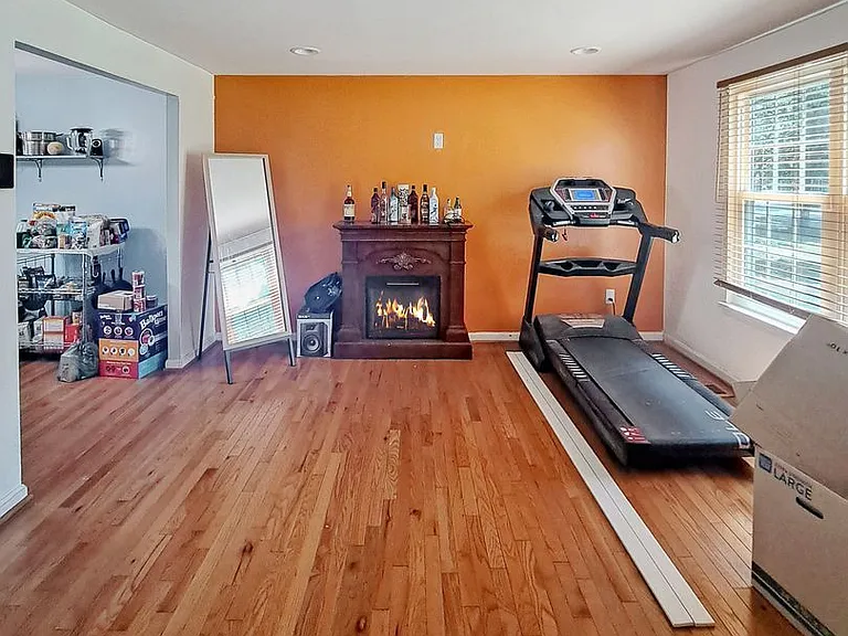 5209 Vaughan Ct — Photo 4