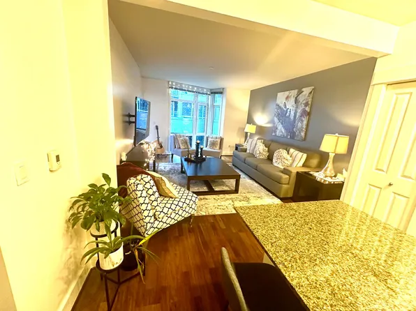 699 John St, Seattle, WA