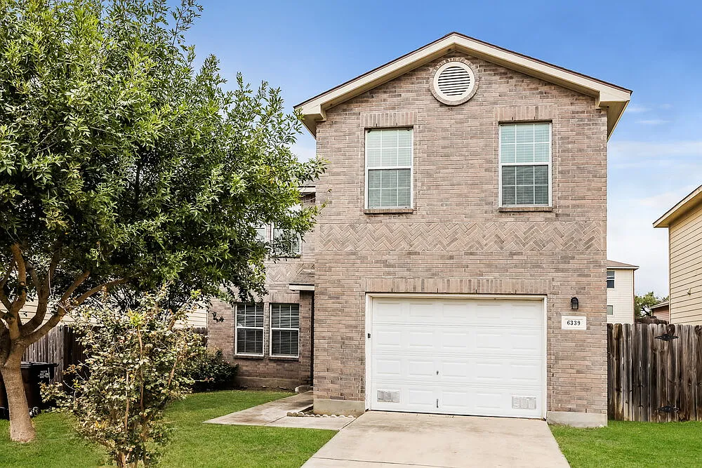 3 bed, 2.5 bath, 1644 sqft, $1,980 — Photo 1