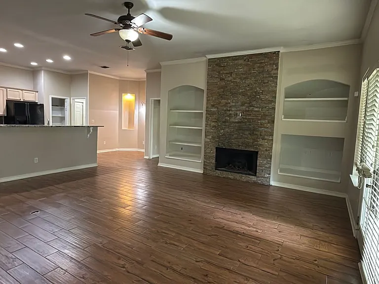 9812 Kings Pointe Dr — Photo 33
