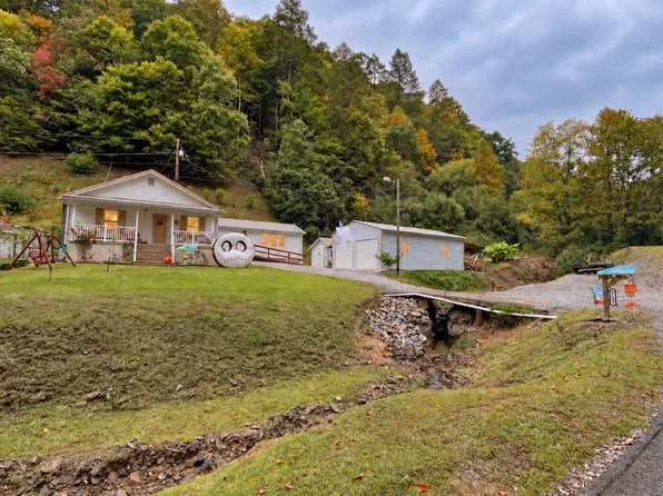 1105 Jess Fork Rd, Grundy, VA 24614