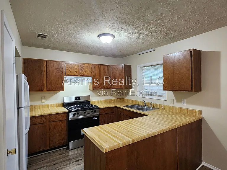 2326 Highpoint Rd SW #1 — Photo 2