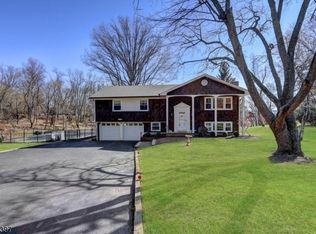 163 Fairview Dr, Neshanic Station, NJ 08853