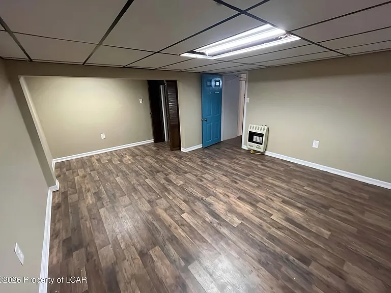 260 E Grove St — Photo 30