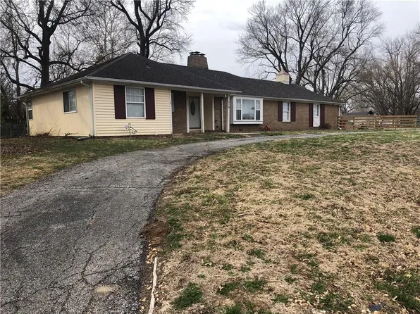 516 N 18th St, Lexington, MO 64067