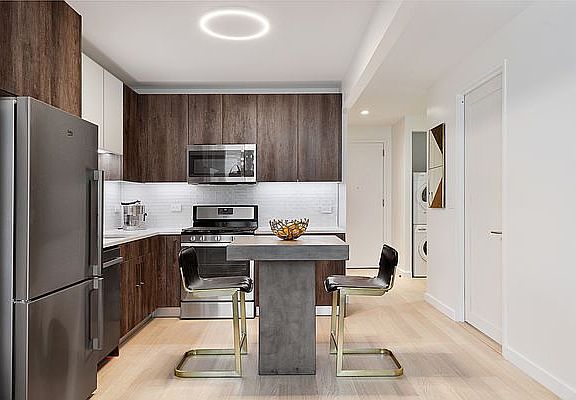 4th image of 29 Cliff St Penthouse C