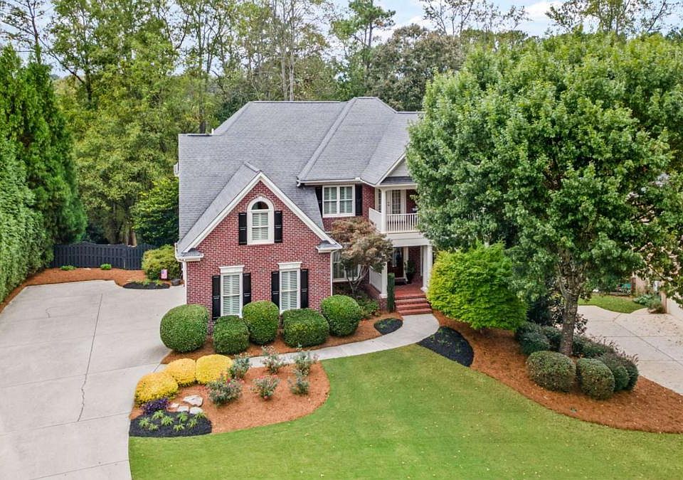 1st image of 404 Greyfield Dr