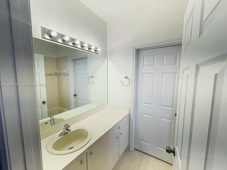 903 N Santa Catalina Cir — Photo 13