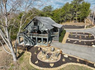 1019 Moonside Ln, Sevierville, TN 37876