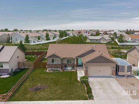5th image of 3497 N Volcanic Ave