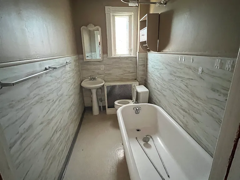 165 Lewis St #2 — Photo 4