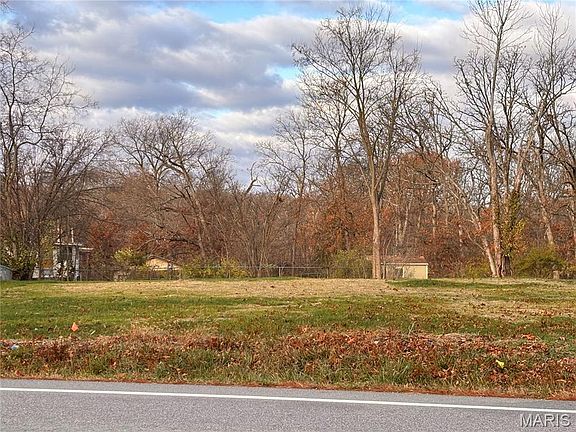 2nd image of 611 S State Highway 47