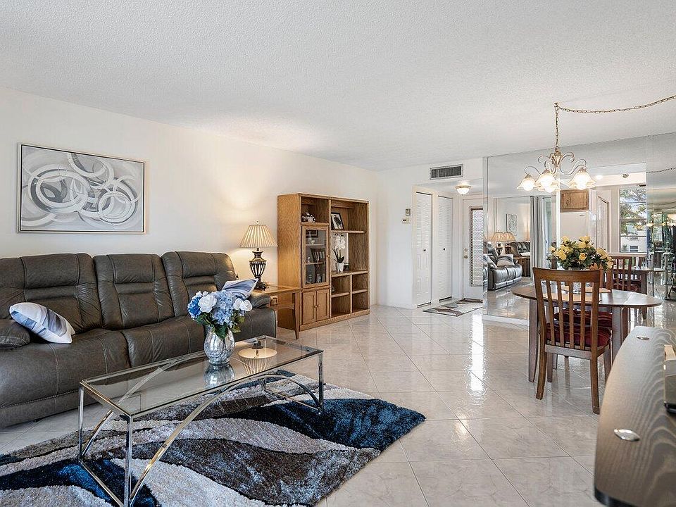 1st image of 15 Willowbrook Lane #201