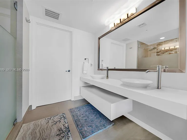 92 SW 3rd St #902 — Photo 22