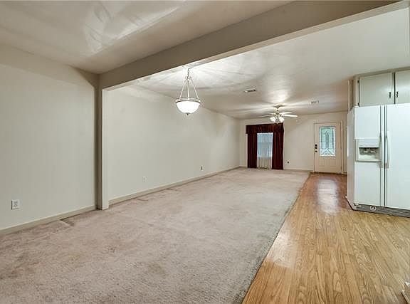 3rd image of 220 E Barron Ave