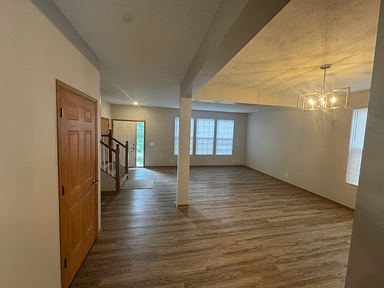5009 S 194th Ave — Photo 3