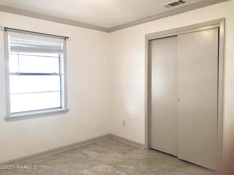 113 Charlene Dr — Photo 8