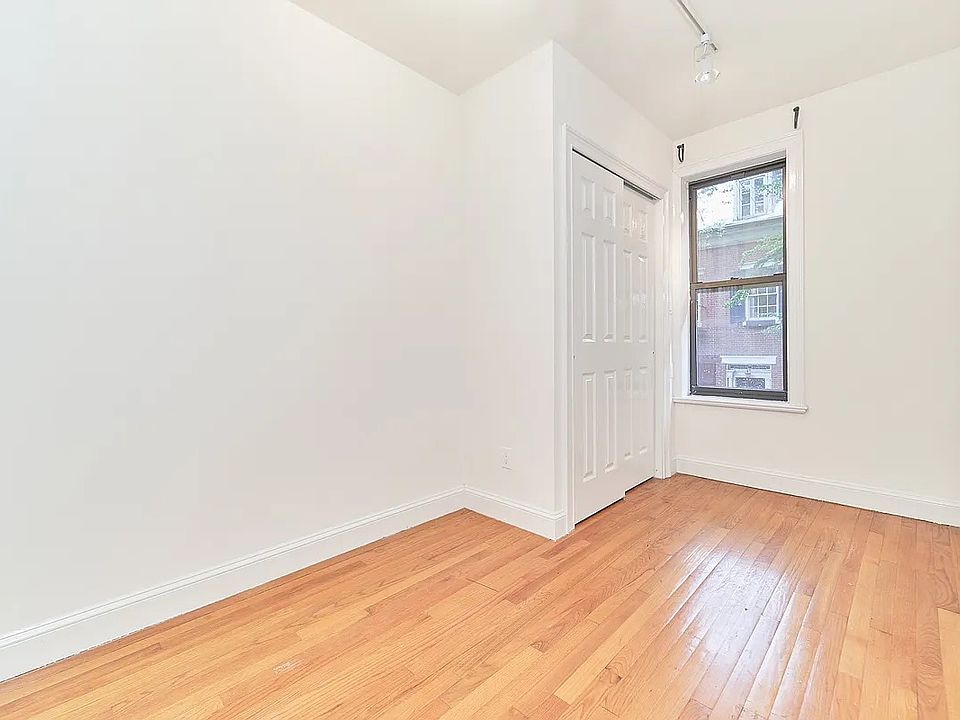 2nd image of 19 Commerce St APT 25