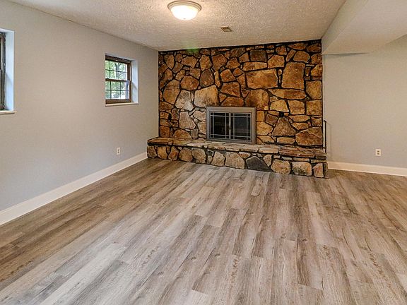 4th image of 2143 Mark Ln