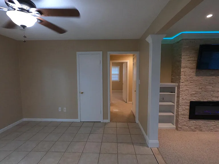 5830 Perry Ln — Photo 19