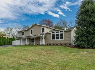 224 Northfield Rd, Hauppauge, NY 11788