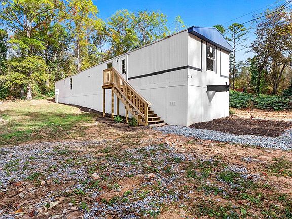 3rd image of 375 Draymont Dr