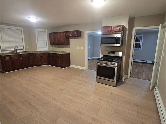 3rd image of 314 N Warren Ave #1