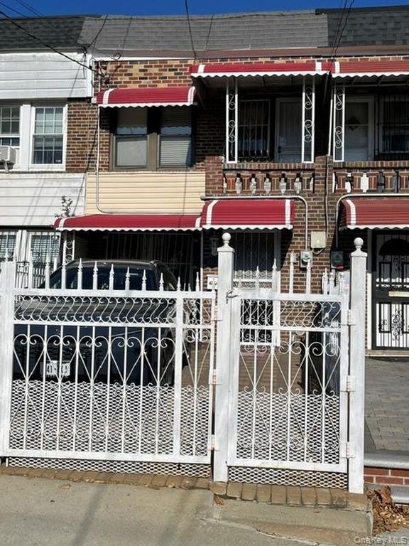 3-bedroom house for sale in Wakefield