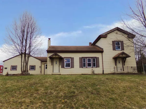 106 E Felicity St, Angola, IN 46703