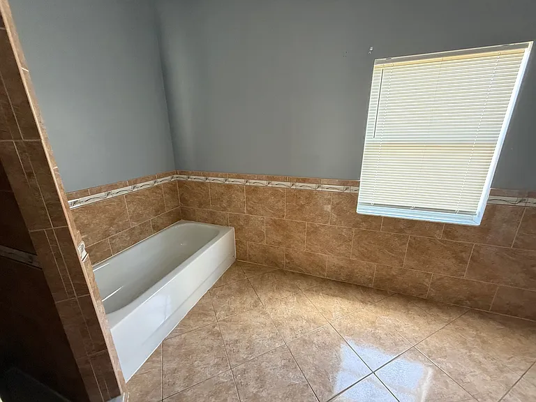 6156 Nantucket Ln — Photo 7
