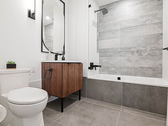 5th image of 957 Atlantic Ave #706