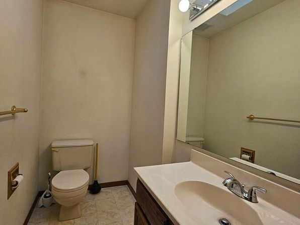 920 Eisenhower Rd APT 3