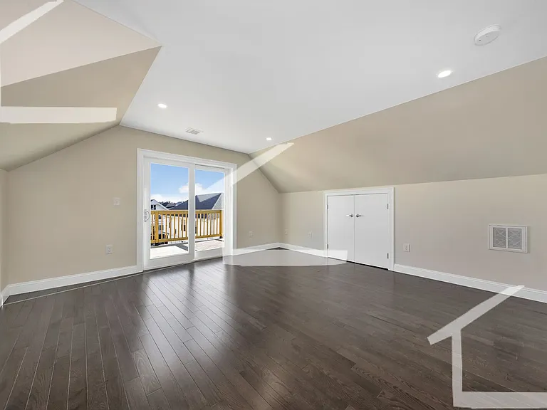 43 Wright Ave #2A — Photo 32