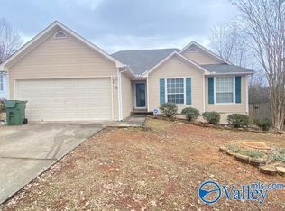 110 River Oaks Dr NW, Madison, AL 35758