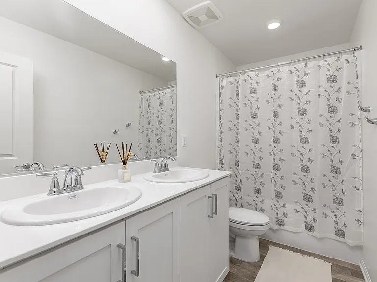 Desert Lily Ct — Photo 13