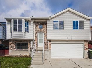 1556 W Crystal Ridge Dr, West Jordan, UT 84084