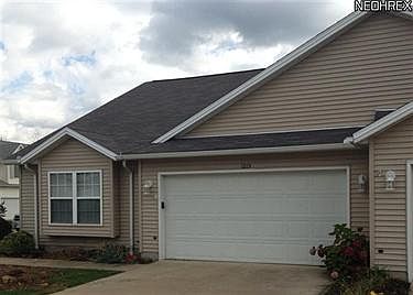 2nd image of 1215 Chaucer Cir