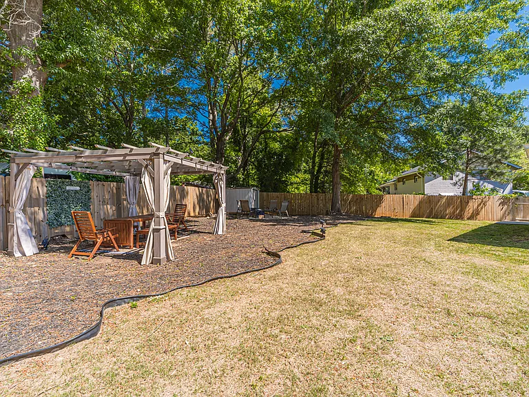 2390 Brackett Rd SW — Photo 33