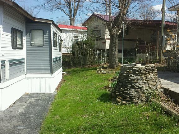 2nd image of 5355 Parkway E #92