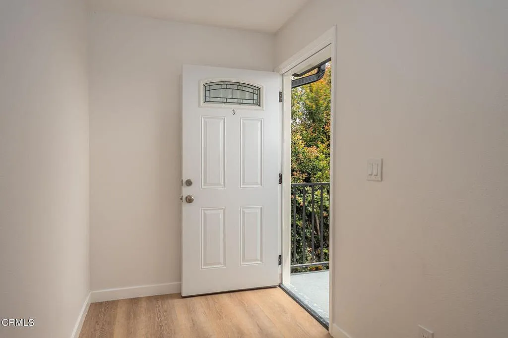 2 bed, 2.0 bath, 914 sqft, $3,075 — Photo 4