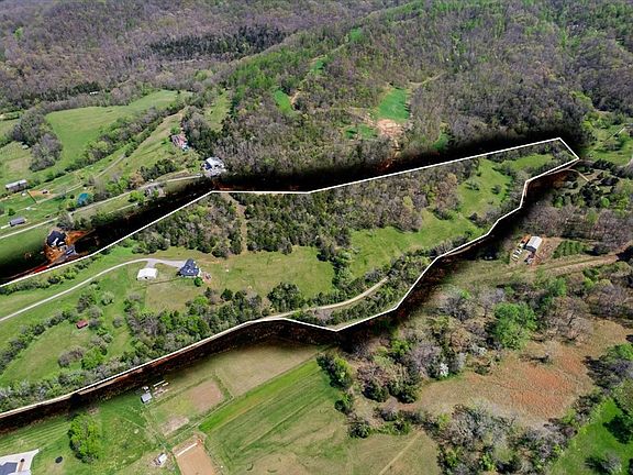 4th image of 216 Old Wolf Hill Rd