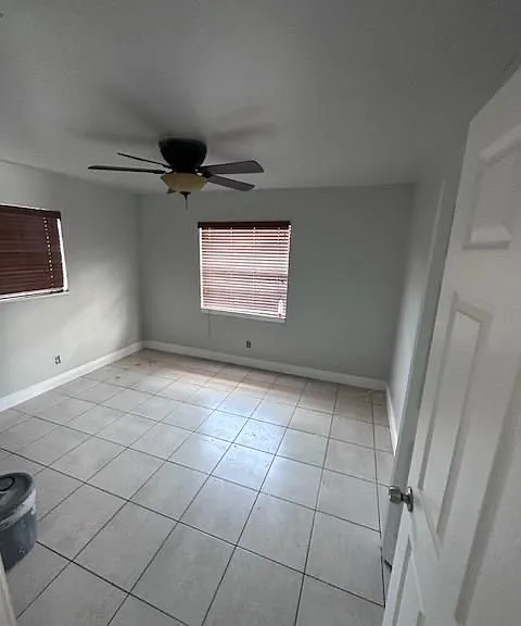 2711 NW 13th Ct — Photo 1