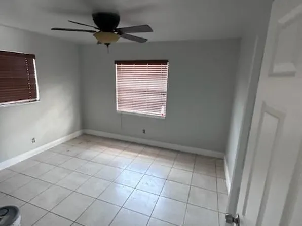 2711 NW 13th Ct, Fort Lauderdale, FL 33311